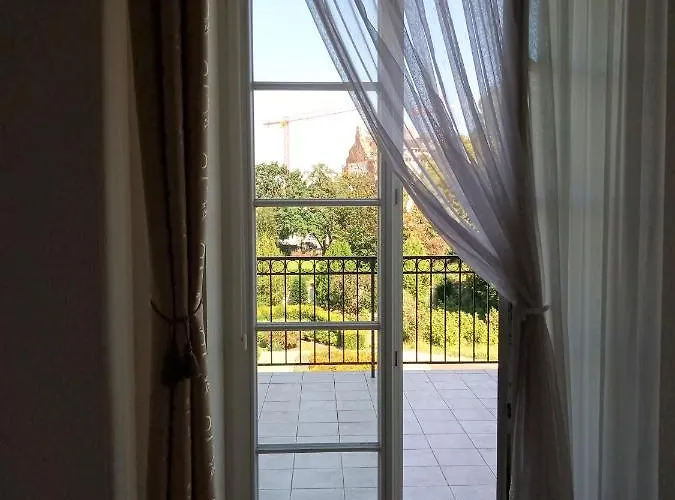 לינה וארוחת בוקר Dom Notre Dame ורוצלב